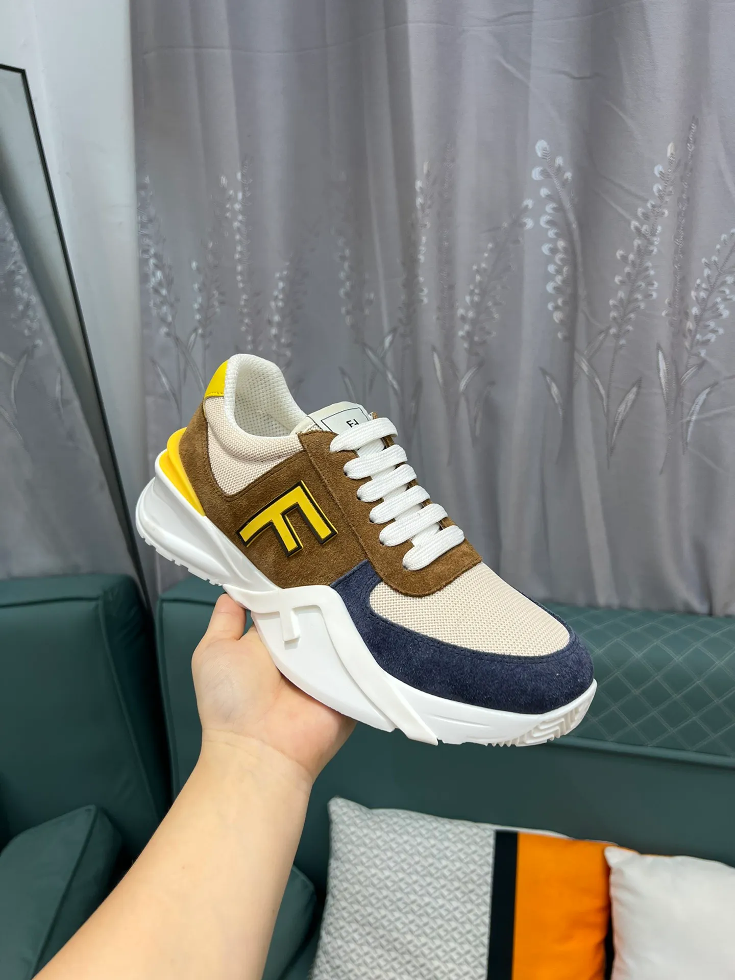 Men's shoes 💰540 FENDI men's fashionable casual shoes 👟Hot sale🔥 Official website 1:1 replica ⬆️Original quality - original leather - original breathable mesh lining original outsole 1:1 replica, code number 38-44 (45-46 customized)